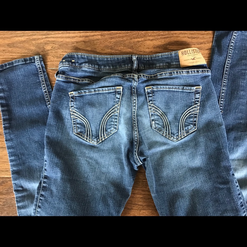 Hollister medium wash jeans. Size 5 stretch skinny